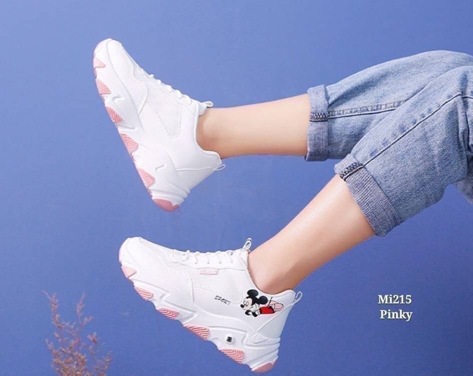 พร้อมส่ง Mi215 รอบ 2 ครบไซส์ ผ้าใบมิกกี้เมาส์ Mi215 งานนำเข้าแบบสวย งานดีมาก แบรนด์ suprem เพิ่มแบรนด์ Mickey ที่สาวๆชื่นชอบมาอีก แบรนด์หนักๆ ในราคาเบามากกก ผลิตจาก pu เกรดดีที่สุด ด้านในบุนิ่ม พื้นนิ่มมาก แต่งสีสวยเด่น ใส่เล่น หรือใส่วิ่งได้ ใส่กับชุดไหน