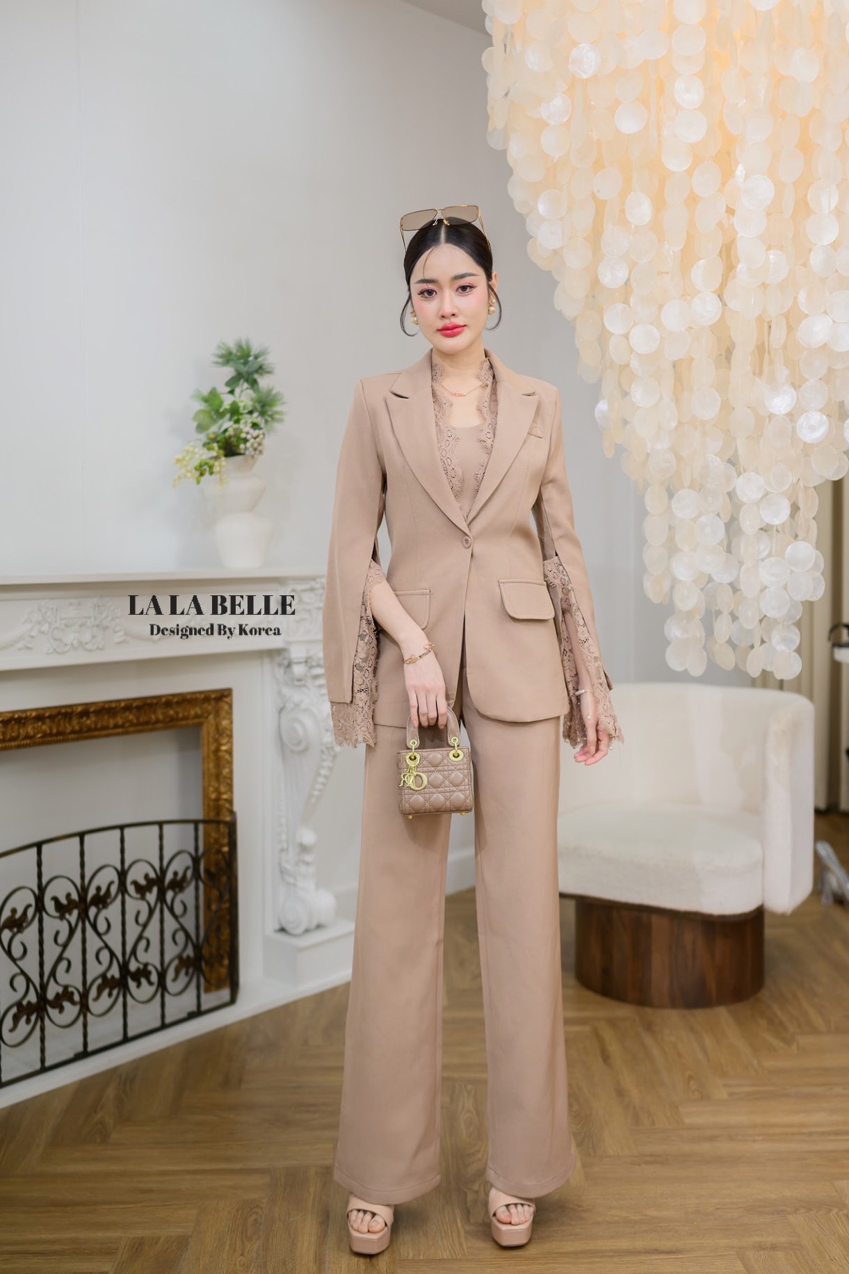 ชุดเซทแฟชั่น เซต 3 ชิ้นผ้าสูทอัดกาวอย่างดีผ้าดีทรงสวย เสื้อครอปสายเดี่ยว เสื้อสูทคอปกแขนยาว เกงขายาว