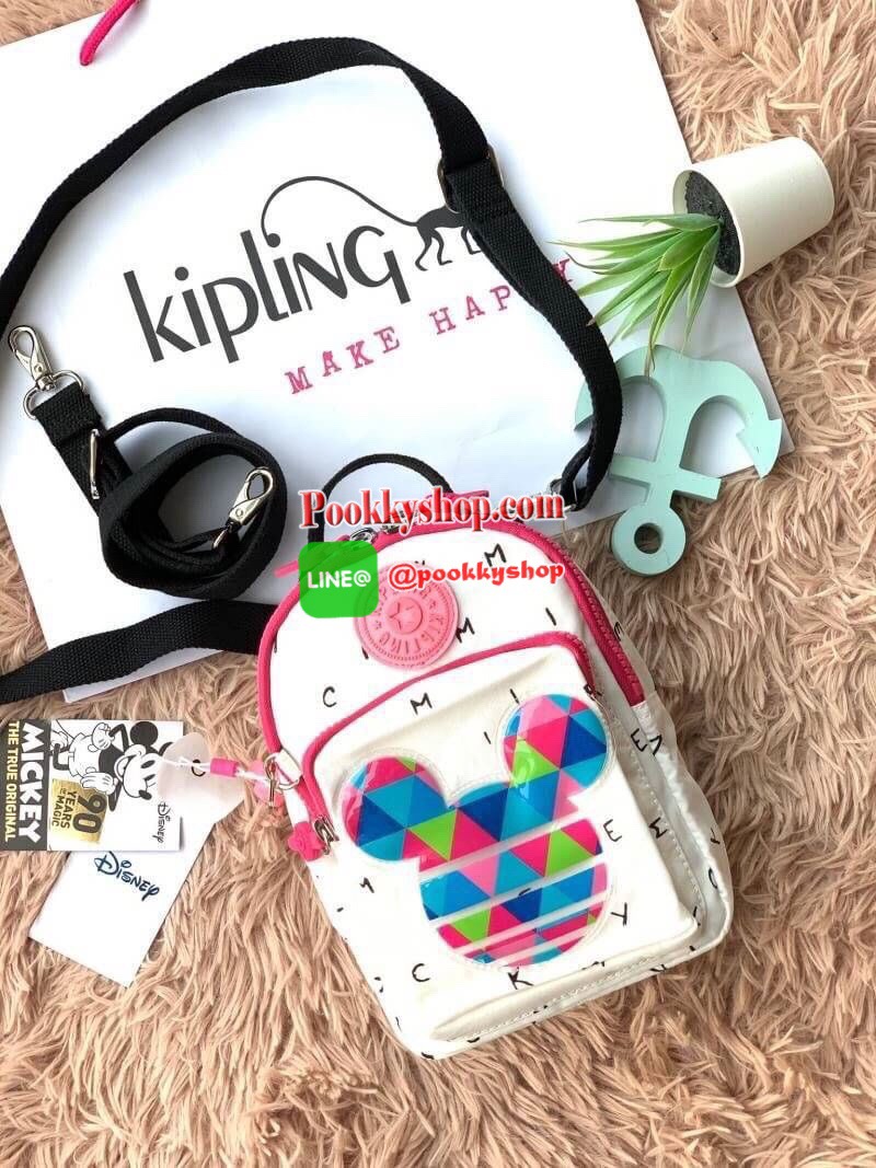 Kipling BRight Disney's Minnie Mouse And Mickey Mouse รุ่น Mini Backpack เป็นได้ทั้งทรงcrossbody และmini Backpack พร้อมสายสะพาย2เส้น ปรับฟรีไซส์ได้ สามารถน้ำหนักเบา วัสดุ100% Polyamide ดีเทลน่ารักๆจากบรรดามิคกี้และมินนี่ที่มาวาดลวดลายลงบนกระเป๋าให้ดู