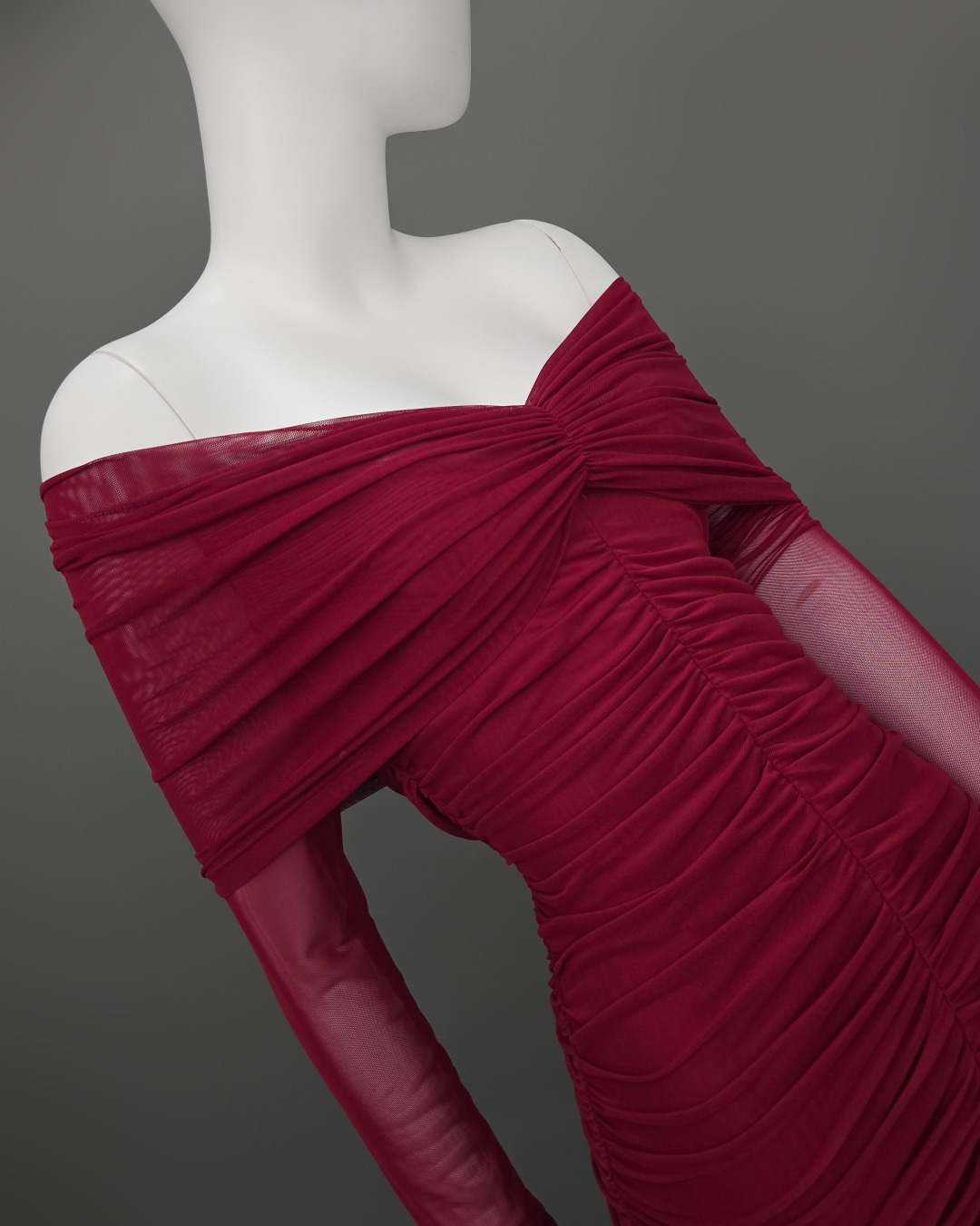 เดรสแฟชั่น แม็กซี่เดรส เสื้อแขนยาวเปิดไหล่ ดีเทลจับเดรป