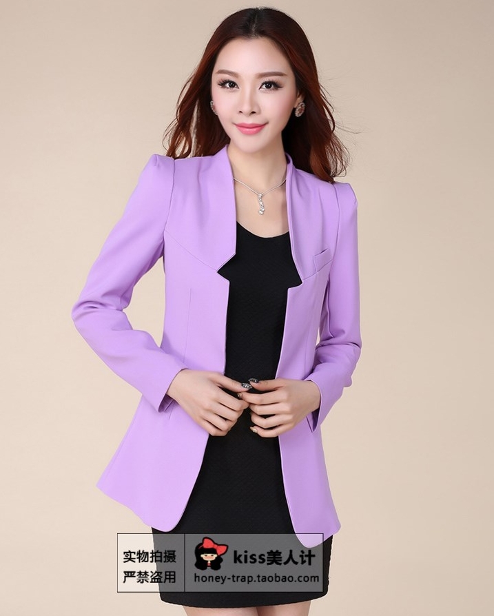 เสื้อผ้าแฟชั่นนำเข้า : เสื้อสูทแฟชั่น พร้อมส่ง สีม่วง แต่งเว้าที่ปกเสื้อเก๋ๆ รูปทรงสุดหรู ตัวยาว ใส่ทำงานได้