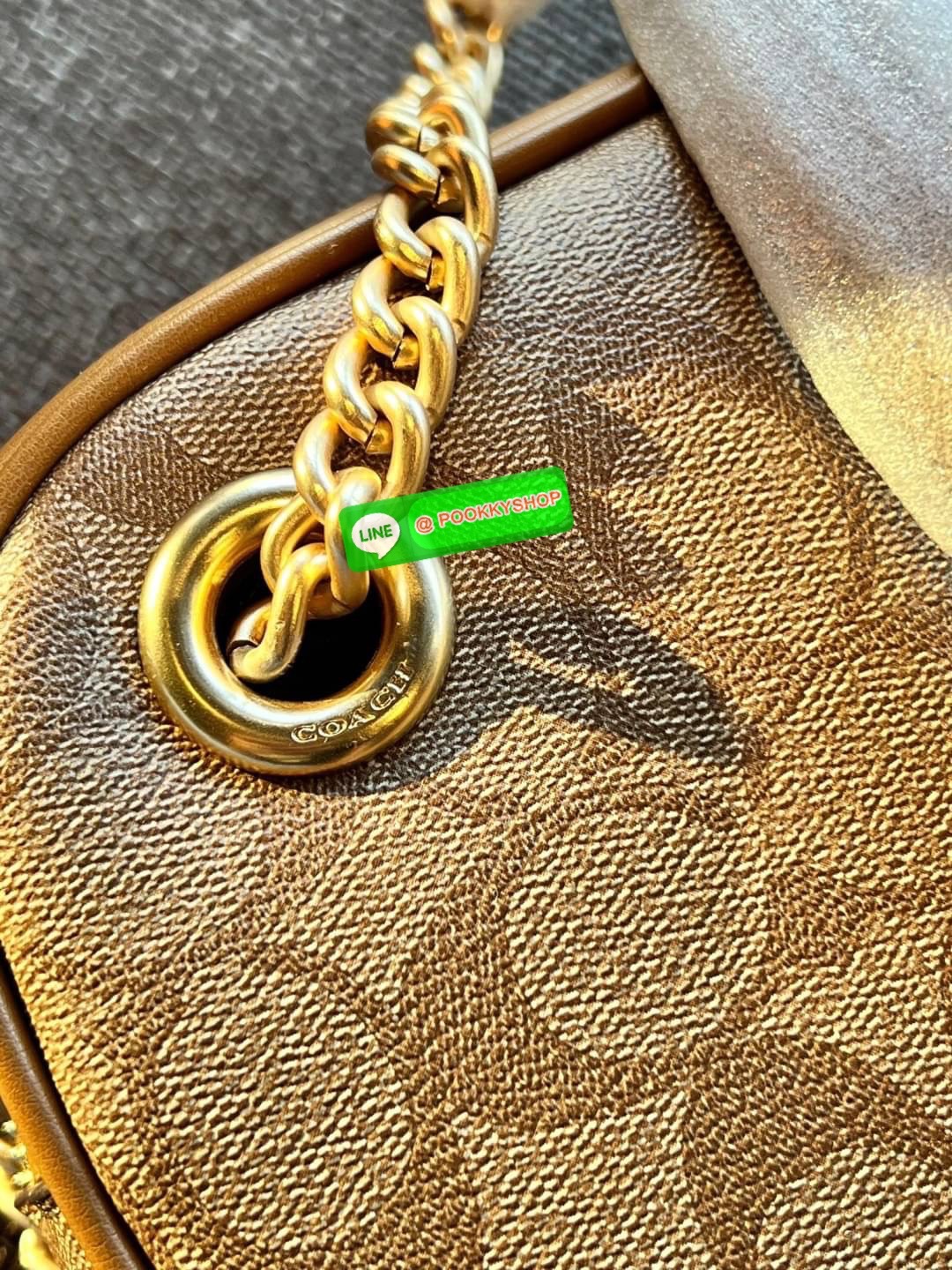 🆕🆕🆕 สวย หรู ดูดี ทางนี้จ้าสาวๆๆ สินค้าต้องมี ห้ามพลาด! COACH CAMMIE CHAIN SHOULDER BAG IN SIGNATURE ((C8149)) 🌟พร้อมส่ง จำนวนจำกัด ก่อนหมด! กับกระเป๋าหิ้วหรือสะพายไหล่ สายสะพายไหล่ในตัวแบบโซ่มีหนังรองบ่า สวยงามมากๆค่ะ หนังแ