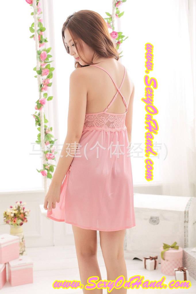 เซ็ทชุดคลุม ชุดนอนสายเดี่ยว เนื้อผ้าซาตินเกรดพรีเมี่ยมหรู สีชมพู แต่งลูกไม้ปัก สีสวยหวาน ลุคคุณหนูมากๆคะ