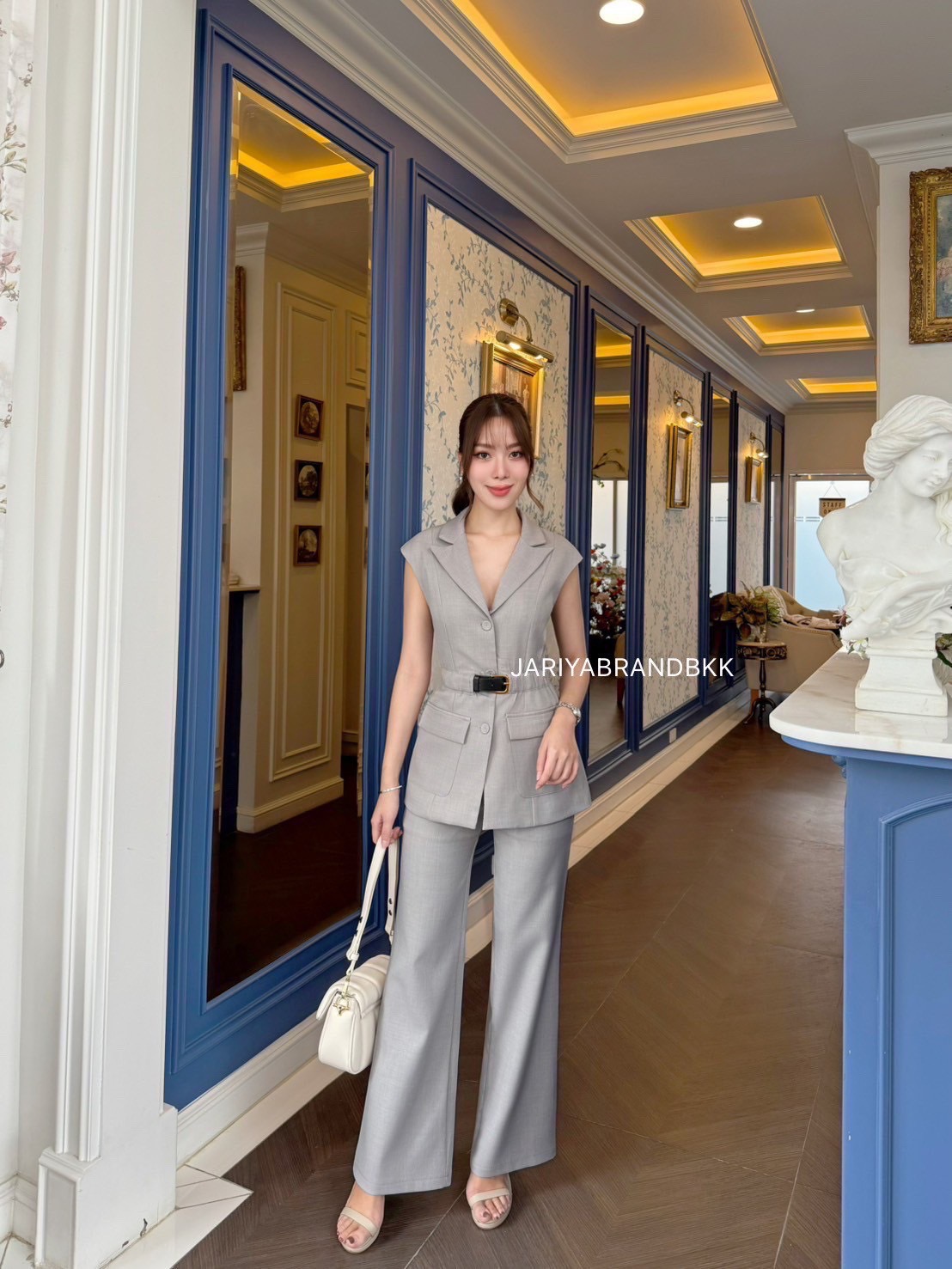 ชุดเซทแฟชั่น ชุดset 2ชิ้น(ผ้าทวิส) เสื้อคอปกแขนกุดมาพร้อมเข็มขัดและกางเกงเอวสูงขายาวทรงกระบอก