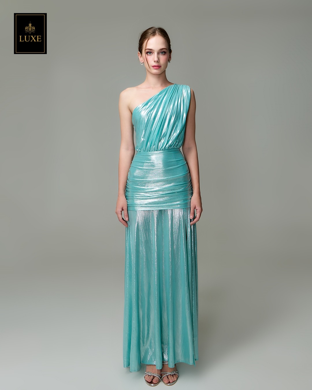 เดรสแฟชั่น แม็กซี่เดรสเสื้อไหล่เดียวอัดพลีท กระโปรงเข้ารูปตรงสะโพก