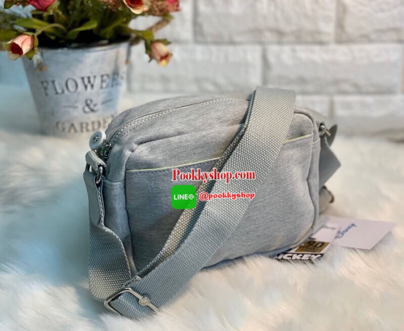 New arrival Kipling Mickey Plus Veni Crossbody Bag >>kipling factory oem HK ✔️1ในคอลเลคชั่น 90 ปี มิคกี้เม้าส์ ค่ะ ✔️พร้อมส่งที่ไทย ไม่ต้องรอพรี !! ✔️กระเป๋าสะพายครอสบอดี้ร์//สะพายข้าง ใบขนาดกำลังดี น่าใช้มากๆค่ะ ✔️แต่ละส