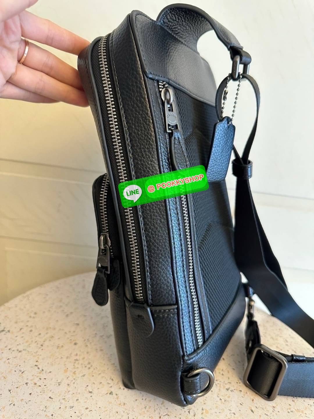 Coach C5331 Signature Gotham Pack กระเป๋า Sling Bag หนังเรียบหรู ใส่ได้ทุกวัน เท่แต่สุภาพในใบเดียว