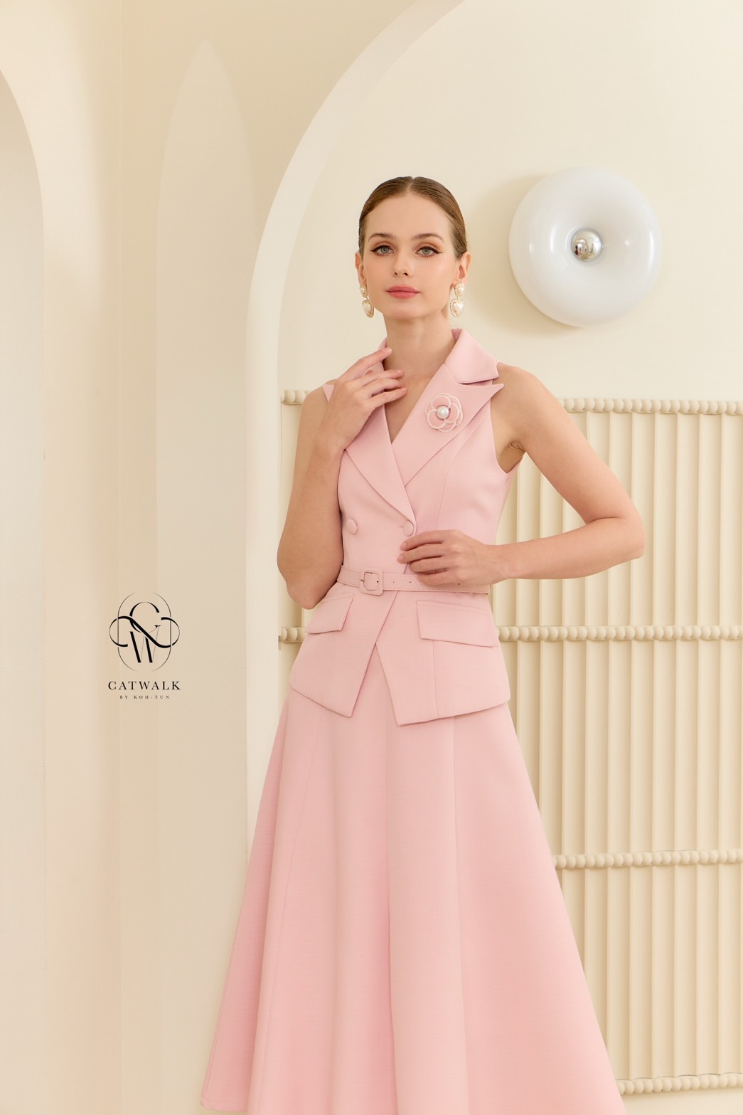 ชุดเซทแฟชั่น เซตสูทแขนกุดเข็มขัด+กระโปรงทรงย้วย เนื้อผ้าเกรดเอ ผ้าทอมีลายในตัว