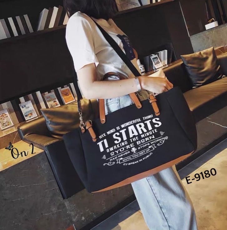 กระเป๋าสะพาย Shopping มาใหม่ หน้าพิมพ์ตัวอักษรภาษาอังกฤษ สายถือแต่งหนัง มาพร้อมสายสะพายยาว