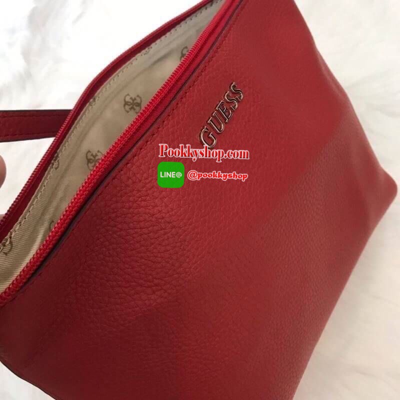 GUESS HEIDI HAMMERED EFFECT BAG 2 in 1กระเป๋าสะพายจาก Guess factory วัสดุ PU คุณภาพดี นิ่ม น้ำหนักเบา ด้านหน้าประดับด้วยโลโก้แบรนด์สุดหรู เปิดปิดกระเป๋าด้วยกระดุมแม่เหล็กและซิป ด้านในโล่งกว้างมีช่องสำหรับใส่ของด้านข้างกระเป๋าเพิ่มอีก2ช่องใช้งาน รุ่นนี้มาพ