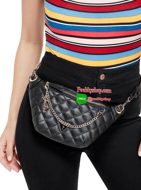 NEW ARRIVAL! Guess Kyli Fanny Pack Belt Bag 2019 กระเป๋าสะพาย/คาดเอว/คาดอกรุ่นใหม่ล่าสุดจาก GUESS FACTORY วัสดุหนังเเกะสังเคราะห์แบบนิ่มลายตารางเปิดปิดด้วยซิป ด้านหน้าประดับโซ่ห้อยโลโก้ดูมีดีเทล ด้านหลังมีช่องซิป ภายในมีโลโก้และช่องซิป สะพายได้หลายแบบไม่จ
