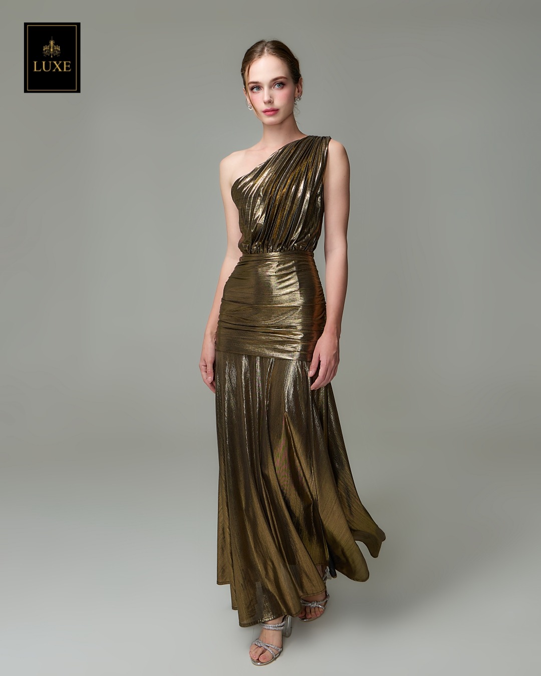 เดรสแฟชั่น แม็กซี่เดรสเสื้อไหล่เดียวอัดพลีท กระโปรงเข้ารูปตรงสะโพก