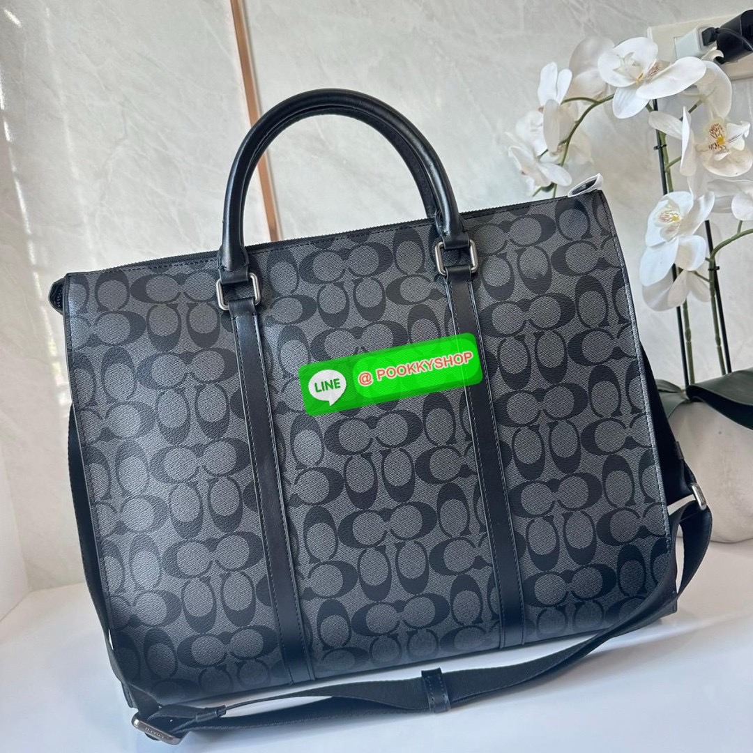 COACH GRAHAM ZIP BRIEF (CE439) 🔖กระเป๋าใส่โน๊ตบุ๊คใส่เอกสารใบใหญ่ 🔖วัสดุ:หนังแท้ทั้งใบ 🔖เปิดปิดด้วยซิป ภายในกว้าง มีช่องย่อยใส่ของจุกจิก ช่องใส่บัตร ใส่เอกสารและของสำคัญได้เยอะ 🔖สายสะพายสามารถถอดออกและปรับระดับได้คะ