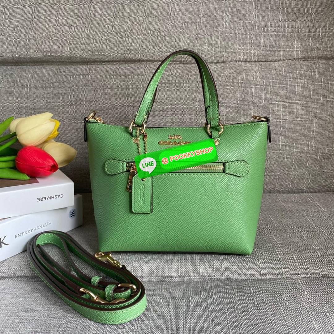 Coach Mini Gallery Crossbody With Stripe Heart Print (coach ca793) กระเป๋าสะพายข้าง เทรนรุ่นเล็กมาแรงวัสดุหนังแท้ทั้งใบ เปิดปิดด้วยซิป มีช่องใส่บัตรเครดิต 2 ช่อง ซับในผ้า สายสะพายถอดได้ สามารถสะพายข้างหรือสะพายไหล่ได้