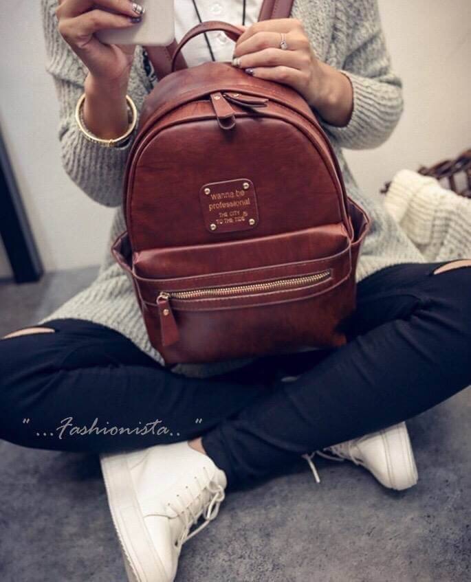 รุ่นนี้ถามกันมาเยอะ จัดมาเพิ่มให้อีกรอบ งานลายนูน 3มิติ ไม่ใช่สกรีนลาย พร้อมส่งครบสีเลยค่ะ!! HOT ITEM KOREA BACKPACK พร้อมส่งจ้าา แบบขายดี คุณภาพเริ่ด กระเป๋าเป้แบ็คหนัง pu เน้นจุดเด่นที่ตัวหนังที่ผสมผสานเนื้อแมทสีพื้นตัดต่อหนังลายงูนูนมีมิติสวยลงตัวมาก ว