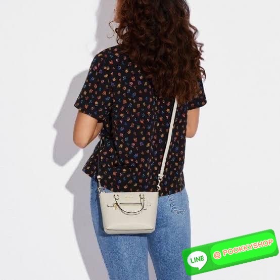 Coach Mini Gallery Crossbody With Stripe Heart Print (coach ca793) กระเป๋าสะพายข้าง เทรนรุ่นเล็กมาแรงวัสดุหนังแท้ทั้งใบ เปิดปิดด้วยซิป มีช่องใส่บัตรเครดิต 2 ช่อง ซับในผ้า สายสะพายถอดได้ สามารถสะพายข้างหรือสะพายไหล่ได้