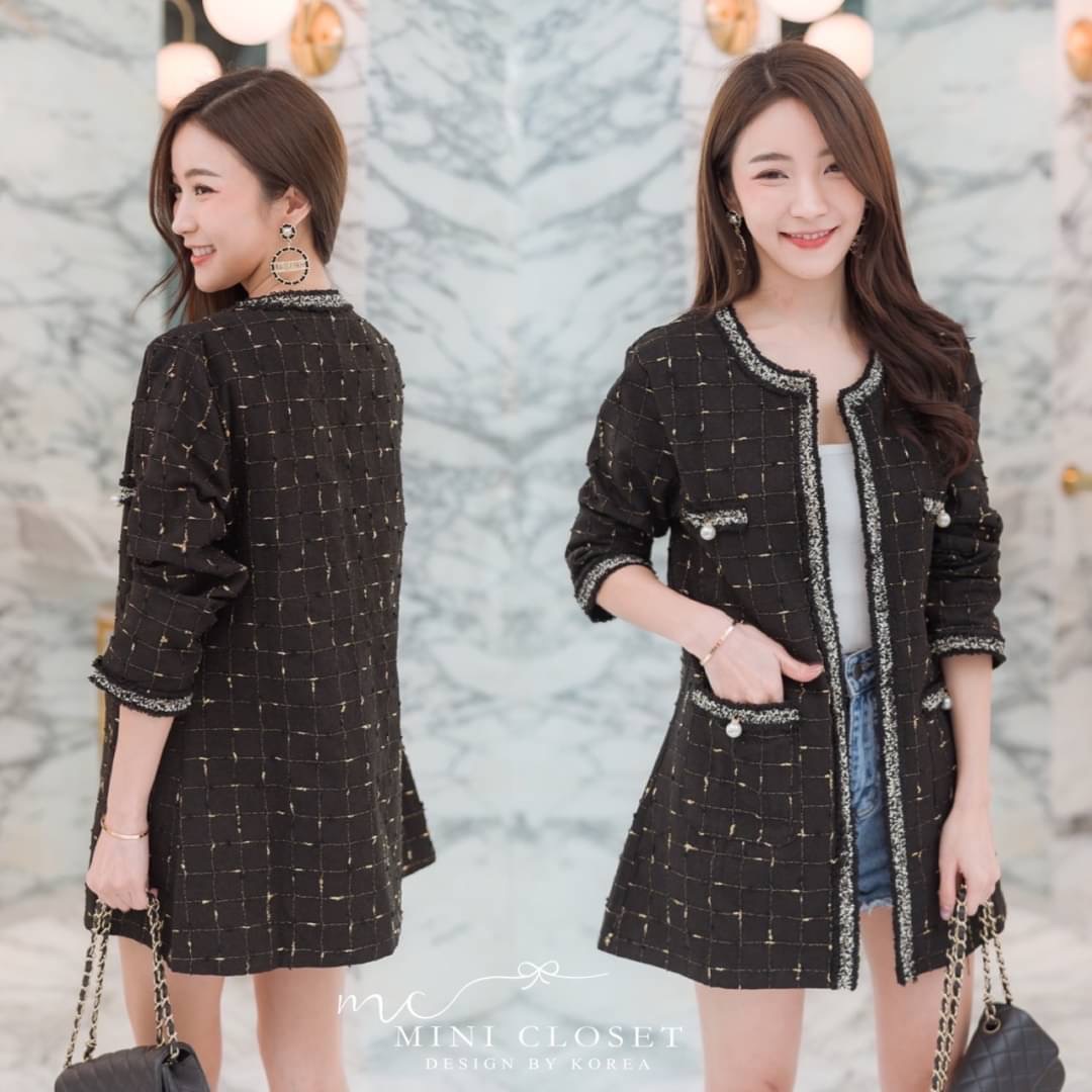 🎪เสื้อคลุมตัวยาว ใส่สบาย🎪 เนื้อผ้าน้ำหนักดี ไม่ซับใน ใส่สบายๆไม่ร้อน ลายตารางมีขนนุ่มฟูนิดๆ ใส่ได้ทุกฤดูไม่ว่าร้อน/หนาว งานเดินขอบทั้งตัว ใส่สวย ห้ามพลาดค่ะ