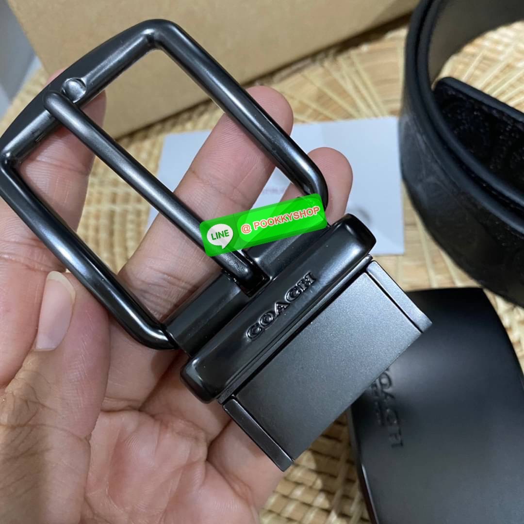 Coach Men’s Belt Double Buckle Double Sided Box Set Belt For Gift Coach Set เข็มขัดสำหรับผู้ชาย ภายในเซทมีสายเข็มขัด วัสดุ PVC 1 เส้น และ หัวเข็มขัด 2 แบบ2สไตล์ หัวเข็มขัดปั้มแบรนด์ รุ่นนี้สามารถหมุนกลับด้านสลับใช้งานง่ายทั้ง2ด้าน สายเข็มขัดปรับระดับได้เจ