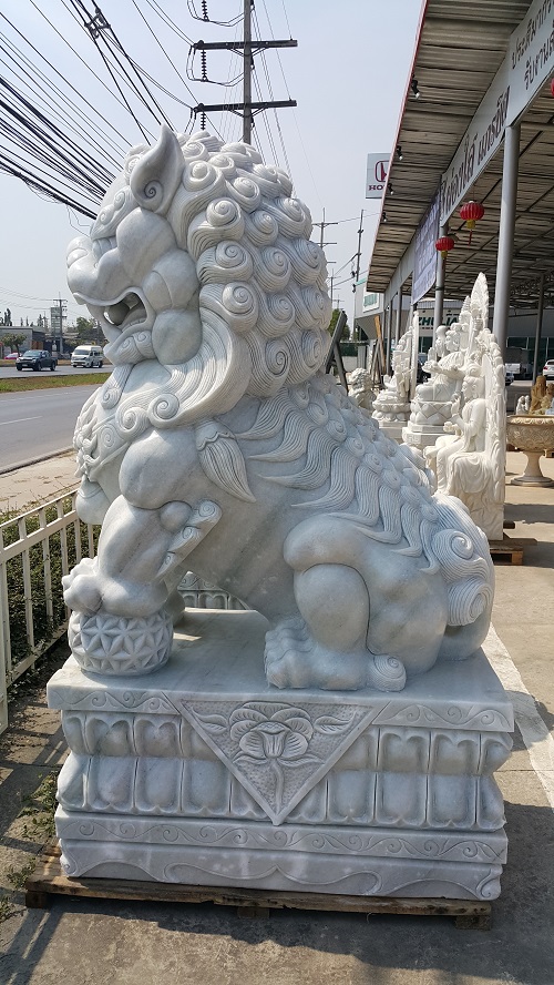 สิงโตปักกิ่ง ขนาด สูง 200 เซนติเมตร