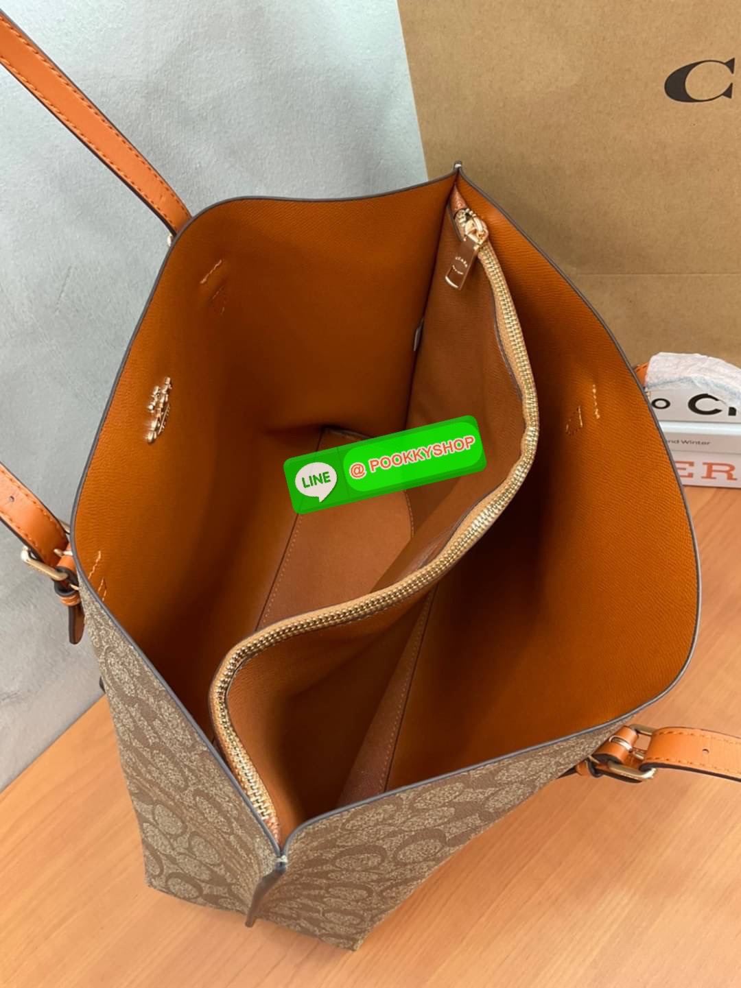 🚚 พร้อมส่ง 🚚 Restock!! รุ่นขายดีที่สุด มากี่รอบก็ขายดีหมดไวทุกรอบ💕 COACH F1665 MOLLIE TOTE IN SIGNATURE CANVAS กระเป๋าสะพายไหล่ Coach ทรง Shopping รุ่นใหม่ คุณภาพดี หนัง pvc หนังนิ่ม ทรงสวย คลาสสิก รุ่นฮิตตลอดกาล ไม่ตกเทรน ภายในแยก