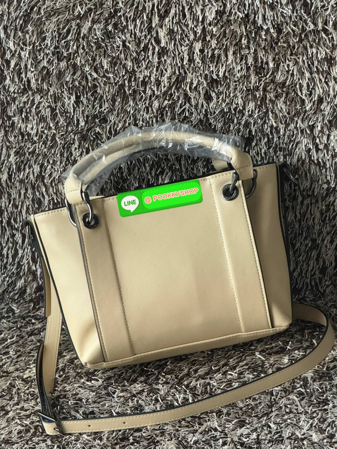 💕LONGCHAMP 3D S HANDBAG กระเป๋าใบนี้สามารถเป็นแบบ cross-body ได้ด้วยสายสะพายไหล่แบบปรับ และยังสามารถถอดออกได้ เมื่อต้องการเป็น Handbag กระเป๋า LONGCHAMP 3D เป็นส่วนหนึ่งของเทรนด์ปัจจุบันด้วยสไตล์สากลที่ทันสมัย ปรับให้เข้ากับวันหยุดสุดสัปดาห์ทําให้