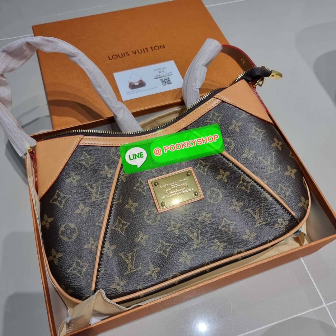 LV THAMES PM BAG กระเป๋าสะพายไหล่รุ่นยอดฮิตทรงพอช ใบใหญ่กำลังดี สวยดีไซน์คลาสสิควินเทจ สายสะพายในตัวใช้งานได้คล่องตัว ปรับได้อีกเล็กน้อย วัสดุหนังแคนวาสทนทาน เปิดปิดด้วยซิป ภายในโล่งใส่ของสำคัญได้ครบ สามารถสะพายแมทช์ได้กับทุกลุค ทุกสไตล์ หรือจะเลือกเป็นกร