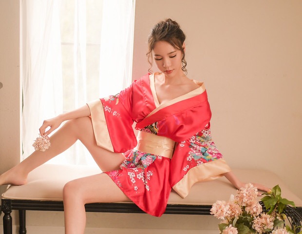 ชุดกิโมโน ซากุระ สีแดง ทอง แต่งสายคาด โบว์สำเร็จรูป สำเนา สำเนา