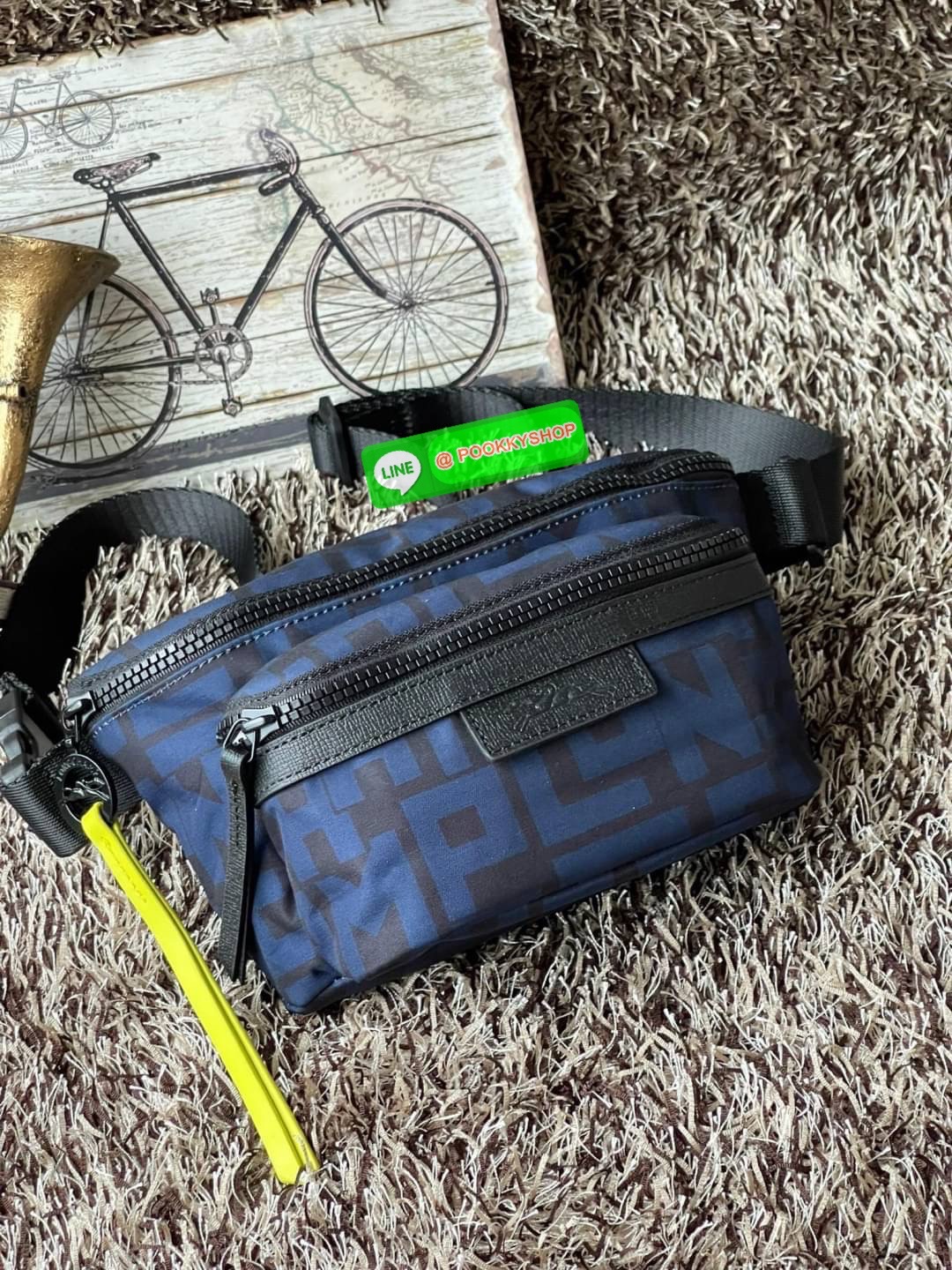 💕LONGCHAMP LE PLIAGE LGP BELT BAG M เท่ห์อย่างมีสไตล์กระเป๋าทรงคาดอกและคาดเอวดีไซน์แนวสปอร์ต เพิ่มความโดดเด่นทันสมัยด้วยลายซิกเนเจอร์ มีช่องซิปที่ใช้งานง่ายช่วยให้คุณหยิบใช้สิ่งของจำเป็นได้อย่างสะดวกและง่ายดาย และผสานสายรัดแบบปรับได้เข้ากับหัวเข็ม