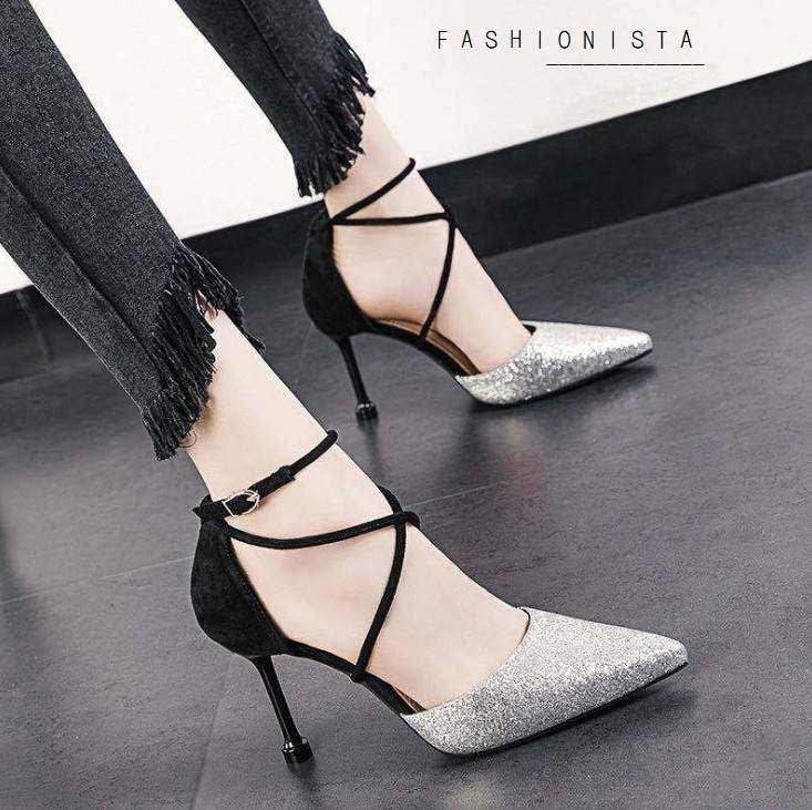 สินค้ามาใหม่ พร้อมส่งเลยค่ะ!! LUXURIOUS Collection งานหรูหรามีระดับ รองเท้าส้นสูงคุณภาพดี ดีไซน์สวยระดับไฮคลาสวัสดุ pu ตกแต่งกลิสเตอร์เนื้อทรายระยิบระยับ งานเนียนละเอียดประณีต ทรงปิดหน้าเท้า แต่งพันข้อเท้าเก๋มาก ส้นสูง 9 c.m. ใส่แล้วสะกดสายตาสุดๆค่ะ ช่วยข