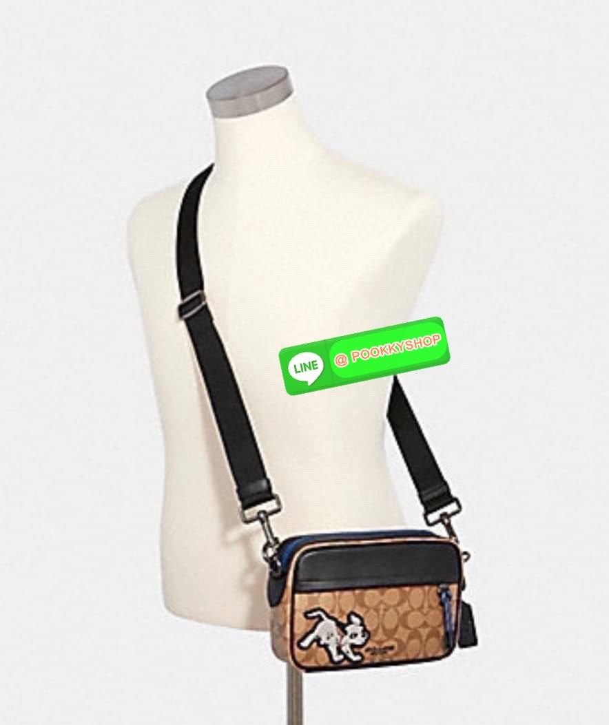 🎯COACH F91498 GRAHAM CROSSBODY IN SIGNATURE CANVAS ✨ Coach F91498 รุ่น Graham Crossbody กระเป๋าทรงเหลี่ยมขนาดกลาง แนวสปอร์ตหรู มีสายสะพายปรับระดับได้ เหมาะกับทุกลุค ไม่ว่าจะวันทำงาน หรือวันชิลล์ เรียบ เท่ ใช้ได้ทุกวันแบบมีดีไซน์