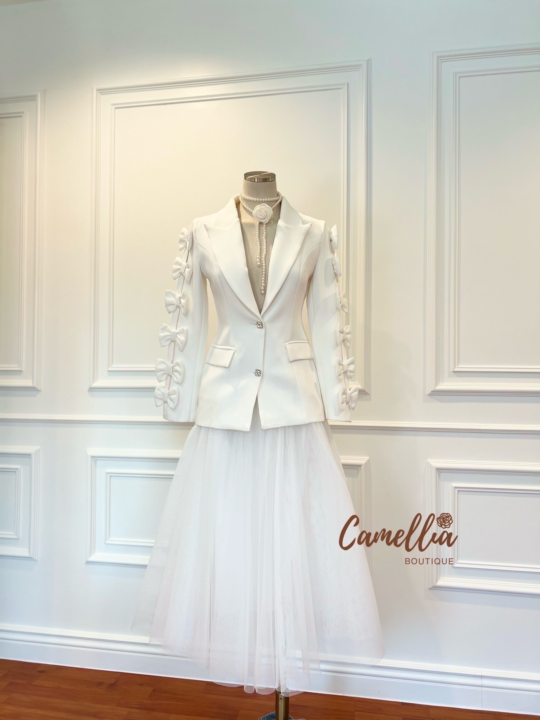 ชุดเซทแฟชั่น ชุดSet เสื้อBlazer แขนโบแต่งกระดุมเพชรด้านหน้า