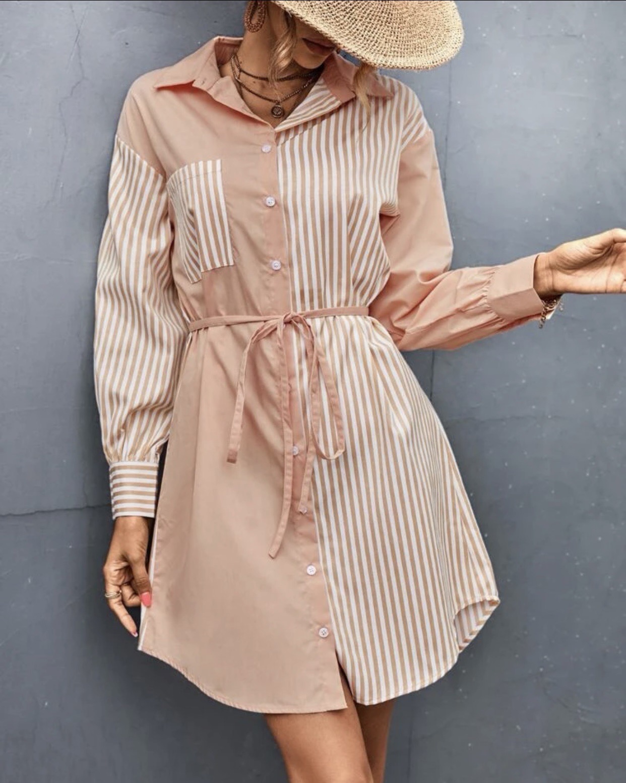 ::: apricot striped shirtdress ::: เดรสทรงเชิ๊ตตัวยาวคอปก แต่งกระดุมหน้า พร้อมเชือกผูกเอว ลายผ้ามีลูกเล่นลายริ้วสลับกับผ้าพื้นเรียบ สีส้มอ่อนๆออกพีชๆ น่ารักๆ
