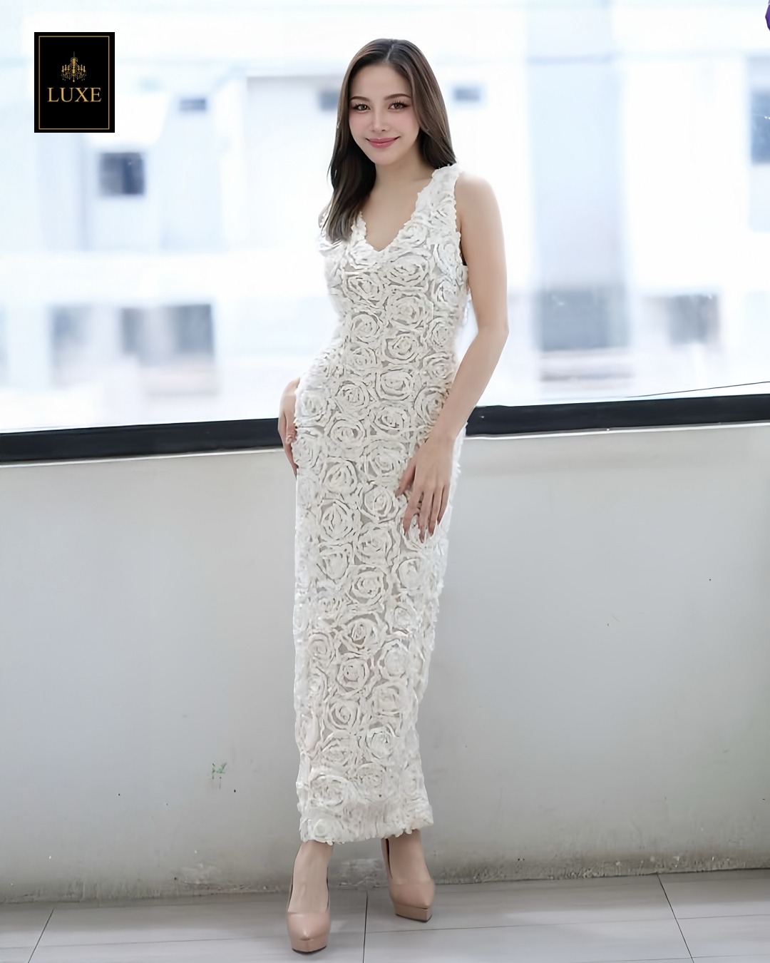 เดรสแฟชั่น เดรสเสื้อคอวีแขนกุด ทรงเข้ารูป