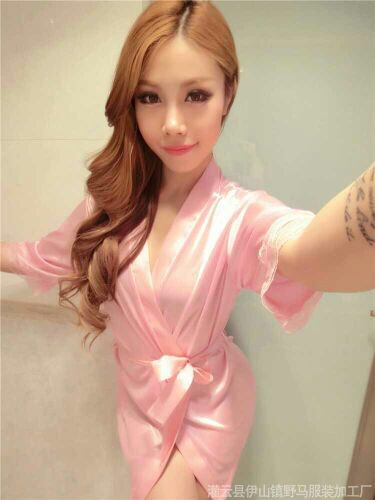 เสื้อคลุม เซ็กซี่ ชุดคลุม อาบน้ำ กิโมโน ผ้าไหมเทียม สีชมพูอ่อน สีหวาน ผ้านิ่ม ลื่น ใส่สบายมาก พร้อมสายผูก + กางเกงใน G-string