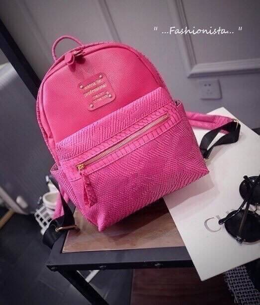 รุ่นนี้ถามกันมาเยอะ จัดมาเพิ่มให้อีกรอบ งานลายนูน 3มิติ ไม่ใช่สกรีนลาย พร้อมส่งครบสีเลยค่ะ!! HOT ITEM KOREA BACKPACK พร้อมส่งจ้าา แบบขายดี คุณภาพเริ่ด กระเป๋าเป้แบ็คหนัง pu เน้นจุดเด่นที่ตัวหนังที่ผสมผสานเนื้อแมทสีพื้นตัดต่อหนังลายงูนูนมีมิติสวยลงตัวมาก ว