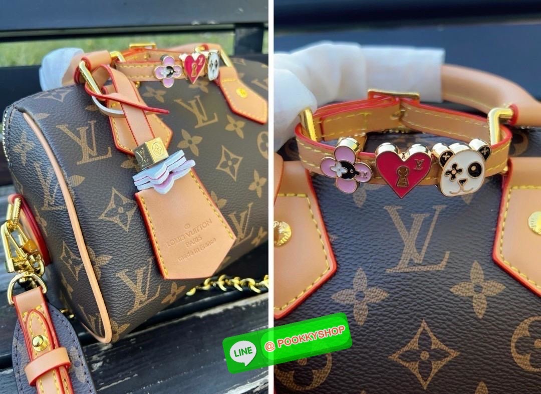 จำนวนจำกัด ไม่ทันราคานี้คือพลาดมากๆค่าสาวๆ ได้รุ่นนี้ไปไม่ผิดหวังค่าสาวๆ น้องมาพร้อมAccessories brand จัดเต็มในใบสวยมากๆ! #หมดรอบนี้ไม่เจ้าแล้วจ้าา LOUIS VUITTON SPEEDY 20 WITH CHARM (Limited Edition vip duty free ตปท.) 🔖พร้อมส่ง! ใบน้องขนาดกลาง ห