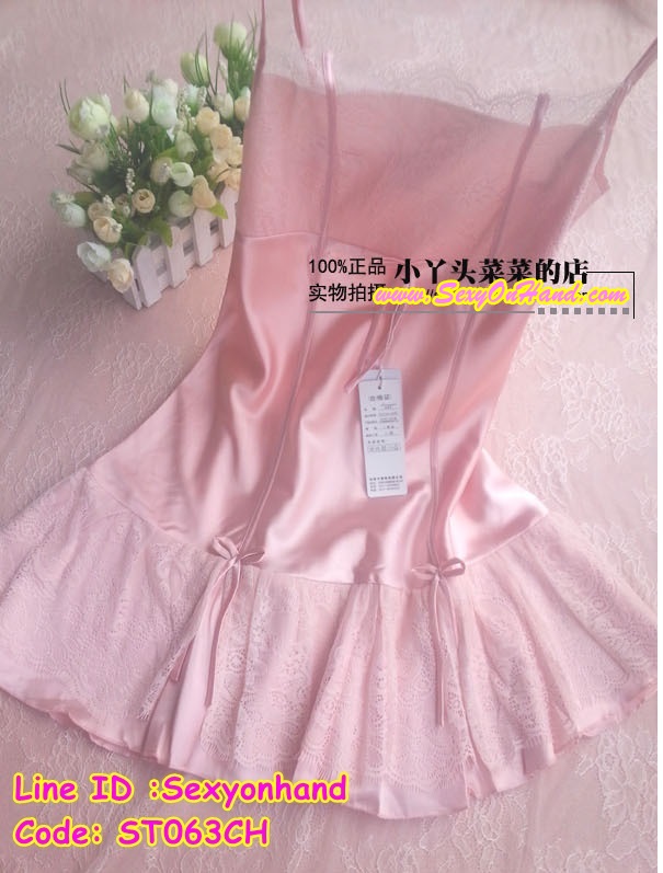 ชุดนอนผ้าไหม ชุดนอน สายเดี่ยว สีขมพูอ่อน เนื้อผ้าไหม แต่งลูกไม้ปัก ช่วงอก ชายแต่งระบายลูกไม้ แบบหรู คุณหนูมากๆคะ