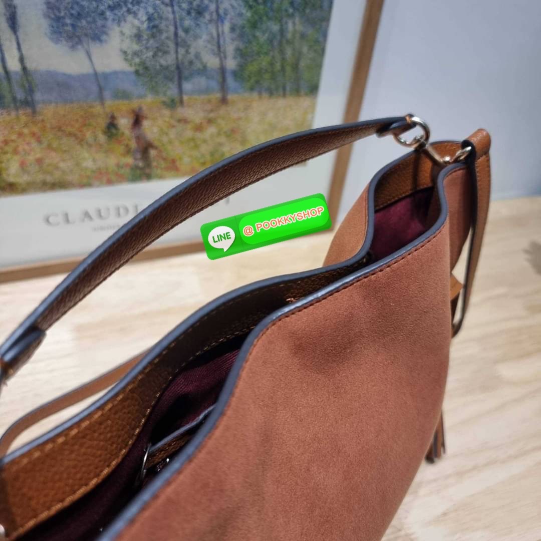 COACH CM091 ANDY CROSSBODY Details คอลสุดฮิต ดีไซน์สุดฮอต ให้สาวๆได้สวยหรู ดูแพงก่อนใคร กับกระเป๋าสะพายข้างขนาดกำลังสวย ดีไซน์ไม่เกร่อ มีดีเทลรูดเก็บปากกระเป๋า ปรับเปลี่ยนทรงได้เลย กิมมิคล้วนๆ ปากกระเป๋ามีกระดุมแม่เหล็กปิดกันของหล่นได้ ภายในโล่งกว้าง เลิศ