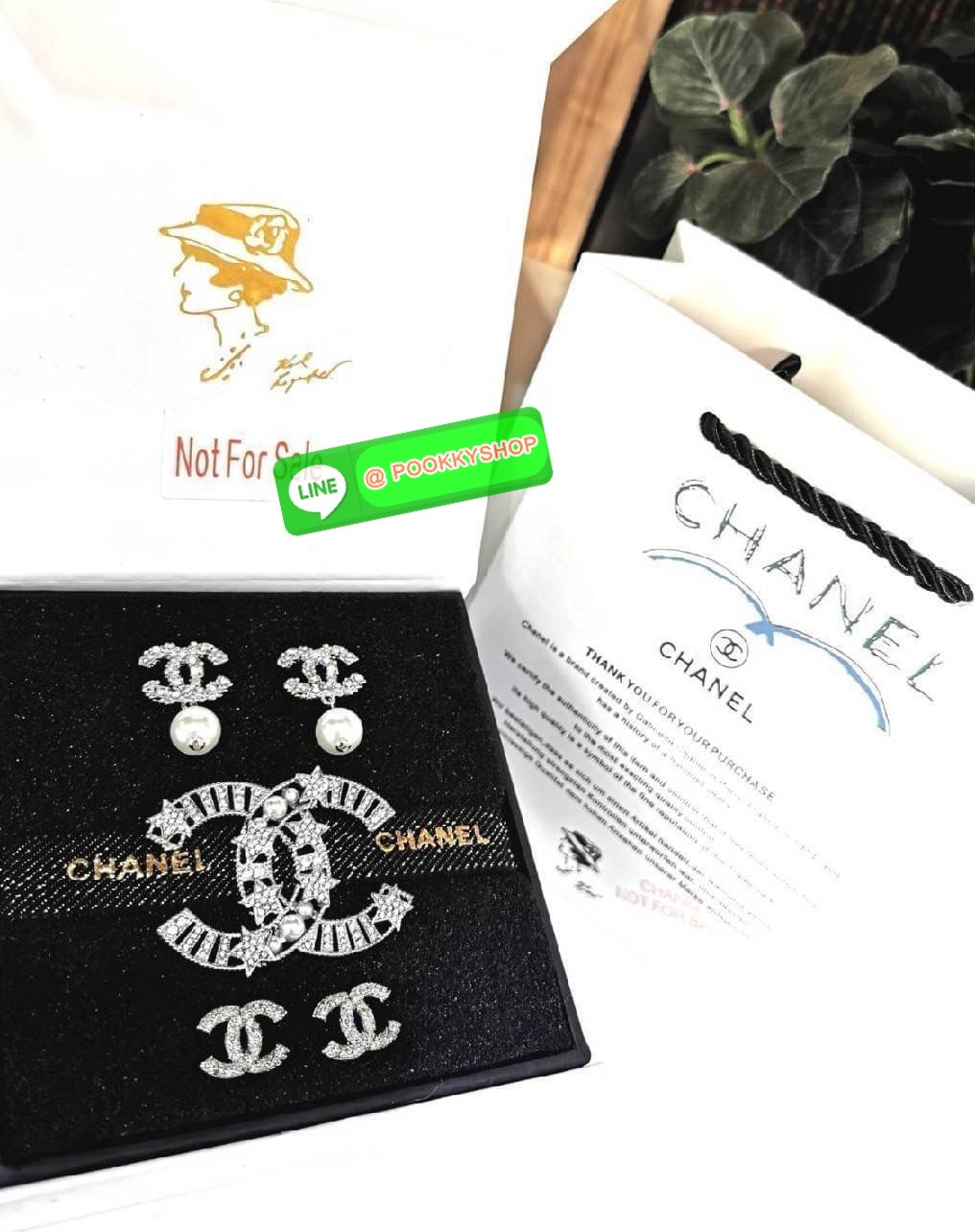 พร้อมส่งความสวย Rare items ห้ามพลาด! แพ็คสุดคุ้มX3! CHANEL EARRING & BROOCH SET VIP GIFT WITH PURCHASE THE ORIGINAL PACKAGE (GWP) ชุดกิ๊ฟเซทของกำนัลสุดเลอค่าจากการแลกคะแนนสะสมสำหรับลูกค้าสมาชิก VIP CHANEL DUTYFREE ไอเท็มหายากชวนสะสมมาเป็นชุดทั้งตุ้มหูและเ