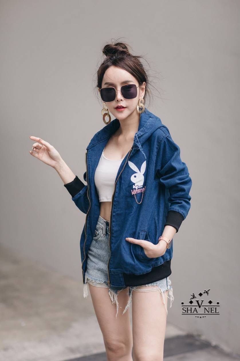 สิ น ค้ า เ ข้ า เพิ่ ม รอบที่เท่าไหร่ก็ไม่รู้ ขายดีฝุดๆ อะไรจะขายดีเบอนี้เข้ากี่รอบก็หมด เบสบอล play. Boy เเพทเทริ์นสวยเนื้อผ้าเกรด A ตัดเย็บโดยช่างผู้ชาญดีไชน์ออกมาเก๋ไก๋อย่าบอกใครเชียว. คัทติ้งเนียบมาก อัพลุค สาวมั่น คอนเฟิม สกีนหน้าหลัง. เพิ่มดีเทลได้