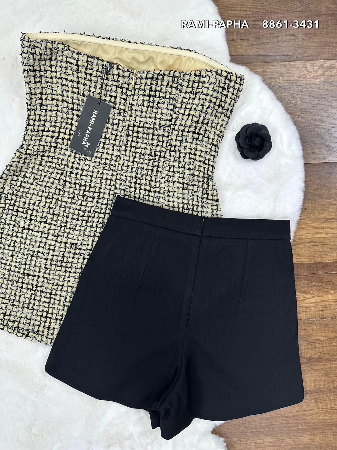 ชุดเซทแฟชั่น เสื้อเกาะอกตัวยาว เนื้อผ้าทวีตสีสวยมาก มีกระเป๋าหน้าใช้งานได้จริงทั้งสองด้าน