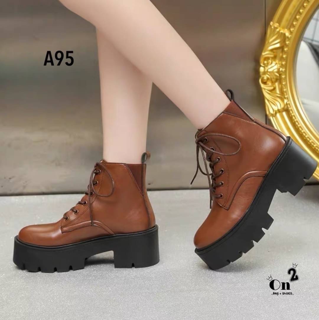 ลุคสนามบินออกบ้านทั้งทีรองเท้าต้องไม่ธรรมดาคร่า บูทส้นตึก เที่ยวเขา แค้มป์ปิ้งเดินป่า เช็คอินรีสอท หรือคาแฟ่สวยๆฟิวเมืองนอกเกร๋ๆ ถ่ายรูปสวยมากกและที่สำคัญบูทคู่นี้สวยแมทช์กับชุดได้ง่ายมากๆค่ะ