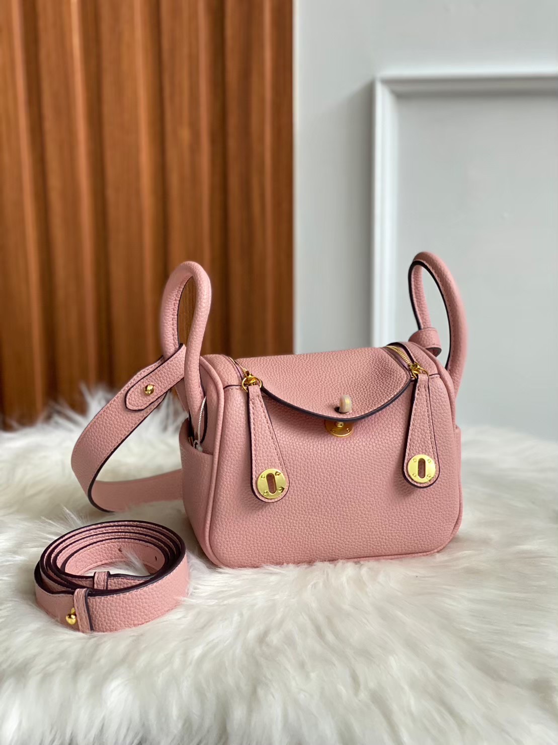 Mini LD 18 cm & 20 cm Lindy size แจ๋ว พร้อม Debut แล้วค่าพี่ๆ ตอกย้ำความปังของ LD collection ไม่ว่าจะทำมากี่ Size ก็หมดเกลี้ยง เติมสต็อคเเทบไม่ทัน การันตีความปังของนางด้วยไซส์จิ๋ว 18 cm ไปเลยค่า ใครว่าเล็กจะไม่เริ่ด คิดผิดค่ะ นางจุของเท่ารุ่นพี่ 20 เลยนะค