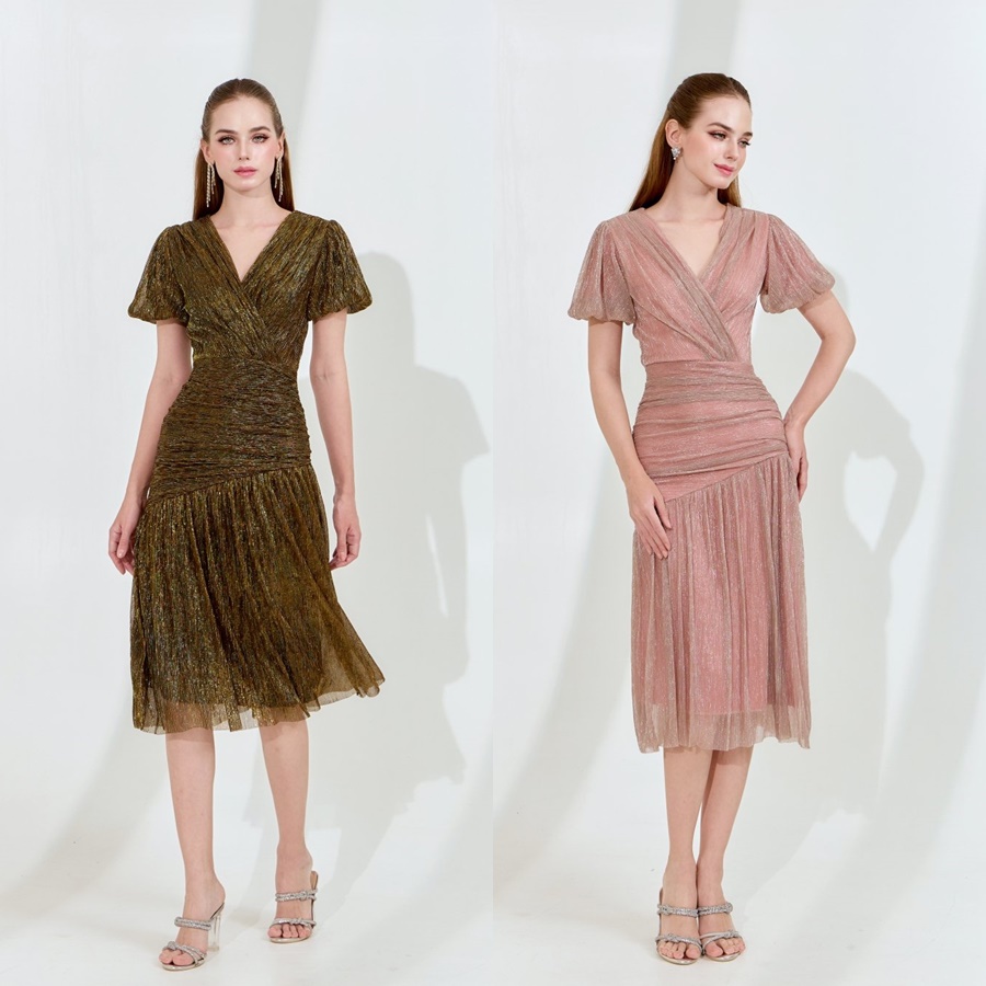 เดรสแฟชั่น เดรสเสื้อคอป้าย แขนบอลลูน กระโปรงเฉลียงทรงเข้ารูป ต่อจีบรูด