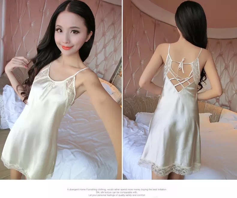 ชุดนอนผ้าไหม ชุดนอน ไหมแท้ เกรด AAA สีแชมเปญ ไสตล์คุณหนูหรูๆ แต่งขอบลูกไม้เกรดไฺฮโซ ด้านหลังเล่นเชือก แพทเทิน เก๋ๆ เพิ่มความเย้ายวนและ เซ็กซี่แบบมีระดับมากๆคะ เนื้อผ้า คุณภาพงานเกรดพรีเมี่ยม ขนาดชุด Size M /L