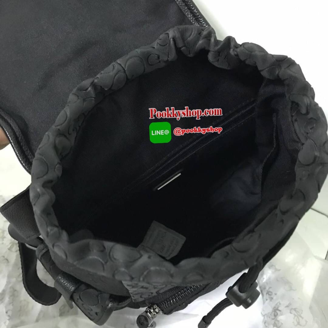 GUESS KACEE MINI LOGO BACKPACK. กระเป๋าเป้สะพายหลังขนาดกลาง ไม่เล็กไม่ใหญ่จนเกินไป น้ำหนักเบาใสของได้เยอะ มีช่องใส่ของหลายช่อง ช่องซิปหน้า1 ด้านข้างใส่ขวดน้ำได้ ช่องใหญ่ เปิดปิดด้วยสายรูด และกระดุมแม่เหล็ก ภายในซับด้วยผ้าสีเดียวกับกระเป๋า ภายในมีช่องซิปอี