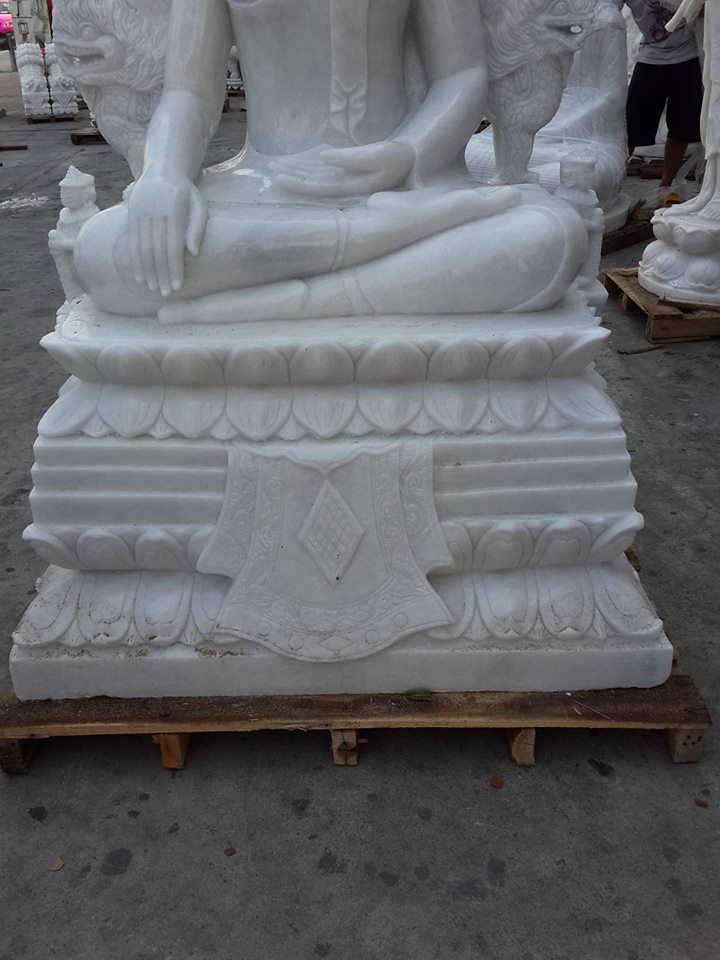 พระพุทธรูปหินอ่อน หน้าตัก 110 cm สูง 200 cm ลึก 80 cm