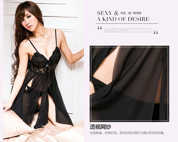 สายเดี่ยว เซ็กซี่ สีดำ ปักฉลุลูกไม้อย่างดีช่วงหน้าอก ผ่าขา สองข้าง แหวกรอบทิศทาง สวย เก๋ เซ็กซี่ มีระดับมากๆคะ เนื้อผ้าดีมาก มีน้ำหนัก ทิ้งตัว งานปักดีมากๆคะ งานเกรดพรีเมี่ยมจริงๆ +G string เข้าชุดคะ