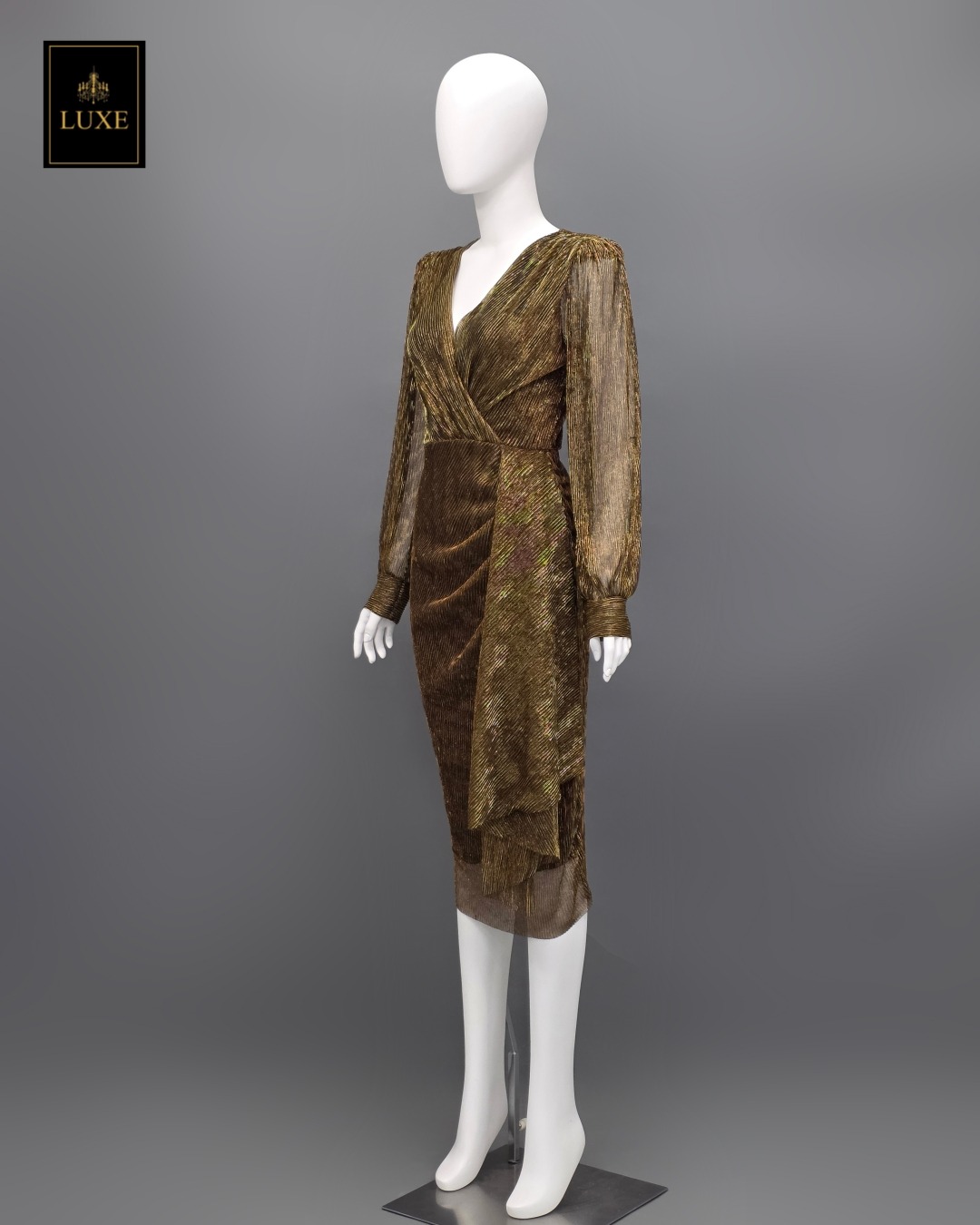 เดรสแฟชั่น เดรสเสื้อคอวีป้ายแขนยาว กระโปรงทรงสอบจับเดรปข้างลำตัว