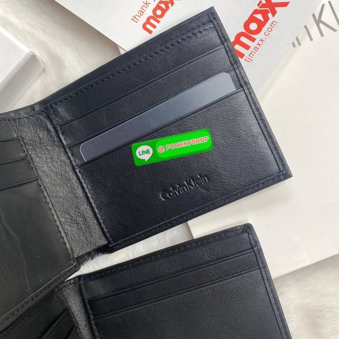 Calvin Klein leather wallet with credit card fold set กระเป๋าสตางค์ใบสั้น และ ที่ใส่บัตรย่อย สุดคุ้มมอบให้เป็นของขวัญหรือใช้เองก็แนะนำค่ะ set นี้มาเท่าไรก็หมดคะ รีบจับจองนะคะ มาพร้อมถุงกระดาษแบรนด์ด้วยนะคะ
